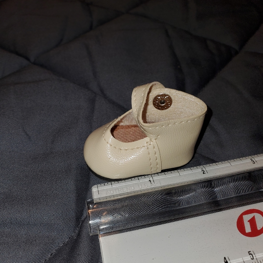 New 2 Inch x 1 Inch Snap Doll Shoes - Picture 3 of 3